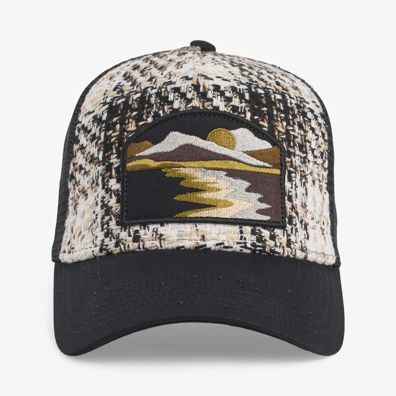 Upfront Nordic Headwear – ASLAN – Trucker Cap – Black