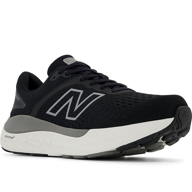 1540 V4 Medium|Black/ White|8.5|9|9.5|10|10.5|11|11.5|12|13|14|15|16